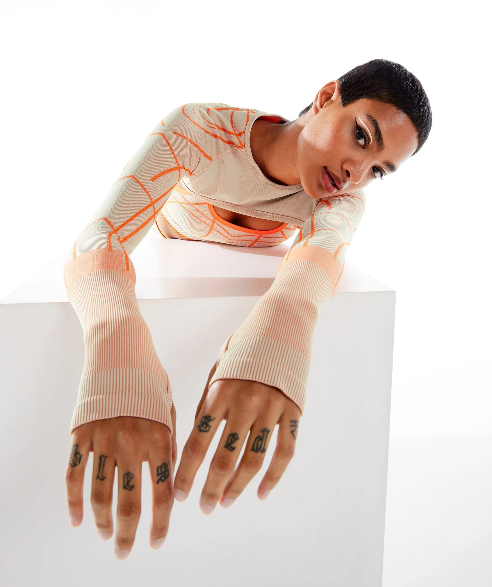Gymshark Wtflex Linear Seamless Long Sleeve Shrug - Pebble Grey/Orange/Coconut White